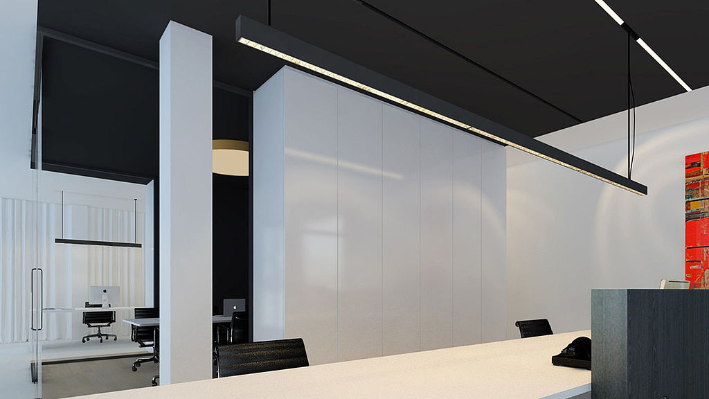 Bild eines modernen Büros mit Leuchtkörpern
